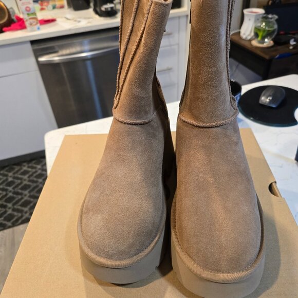 UGG Boots Women's Classic Twin Seam Size 7 New Heights Chestnut Suede Platform - Picture 3 of 15